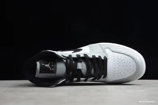 MaikeSneakers AIR 1 Jordan Grey Smoke Mid 554724-092 Light 0517